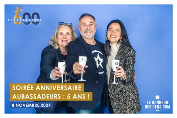 Toutes les photos du photocall de la soirée 5 ans & 600ème Aubassadeurs