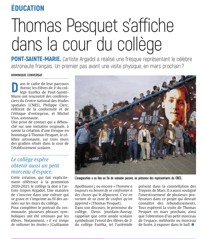 Thomas Pesquet s'affiche dans la cour du collège